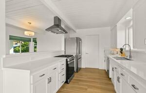 Malibu’s Ocean & Mountain View Escape - Malibu, California