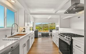 Malibu’s Ocean & Mountain View Escape - Malibu, California