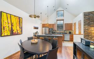 Owl Meadows Condo In The Heart of Telluride - Telluride, Colorado