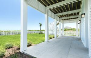 Elegant Gulf-Front Haven in Beachside Village - Galveston, Texas