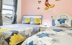 bedroom with 2 queens