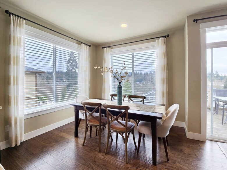 Pacific Northwest Luxe Home Near Woodinville Wineries - Bothell, Washington