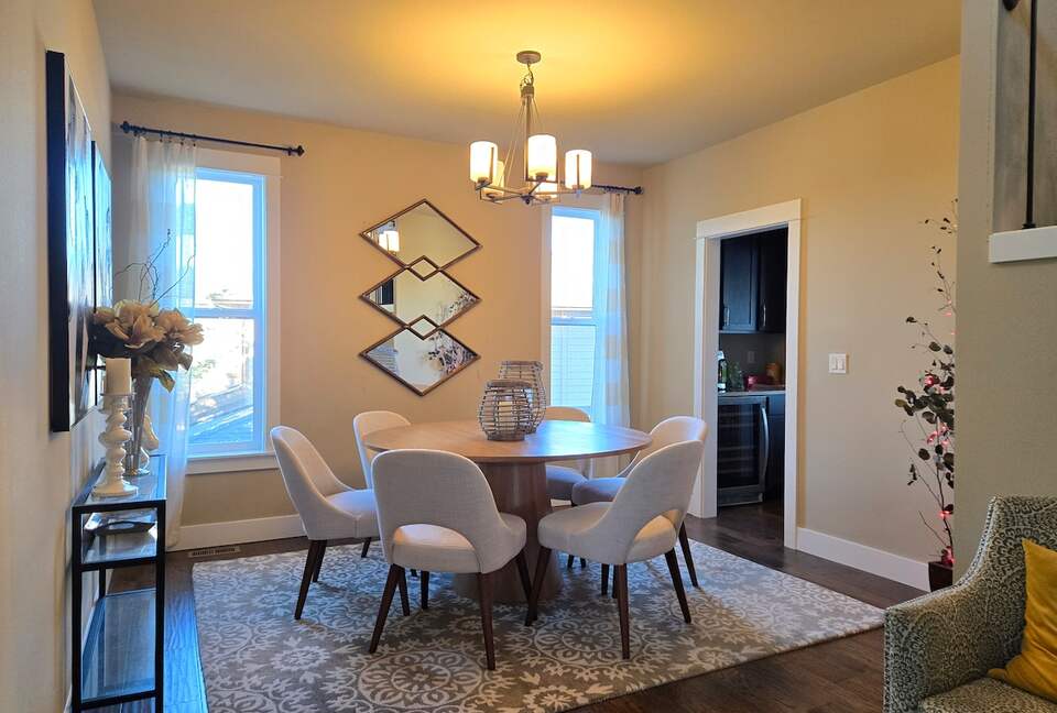 Pacific Northwest Luxe Home Near Woodinville Wineries - Bothell, Washington