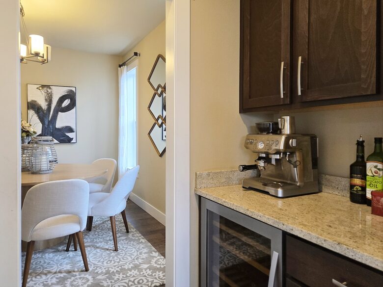 Pacific Northwest Luxe Home Near Woodinville Wineries - Bothell, Washington