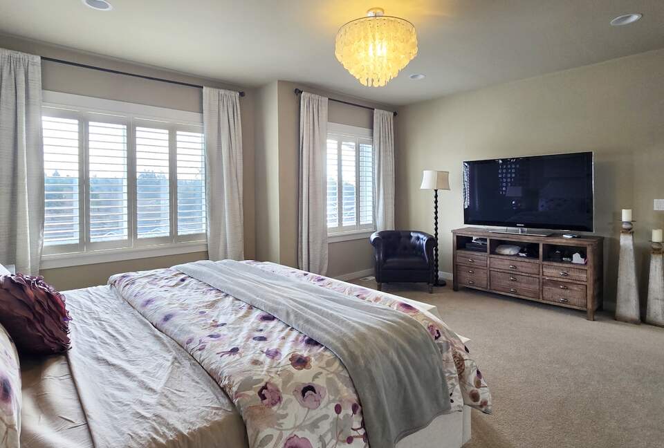 Pacific Northwest Luxe Home Near Woodinville Wineries - Bothell, Washington