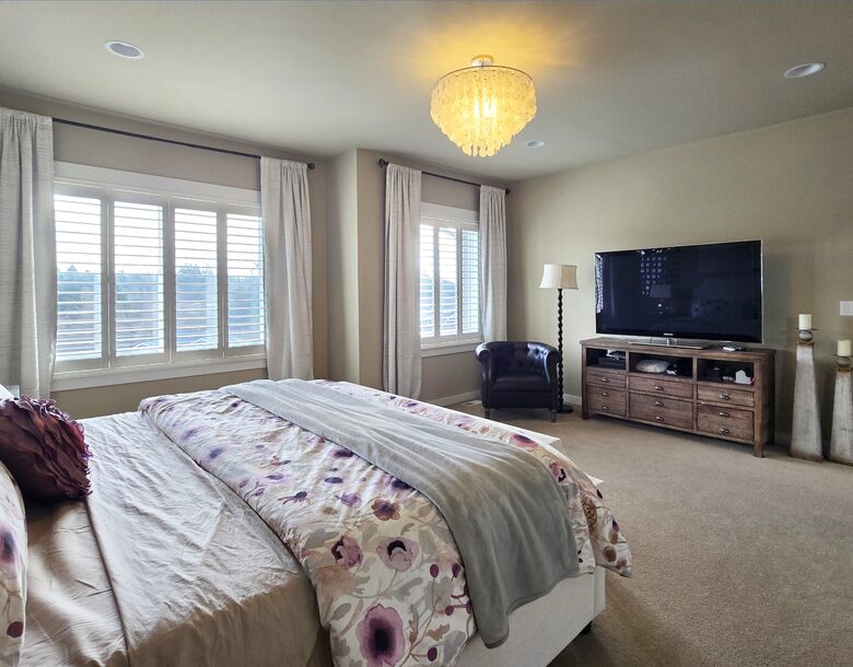 Pacific Northwest Luxe Home Near Woodinville Wineries - Bothell, Washington