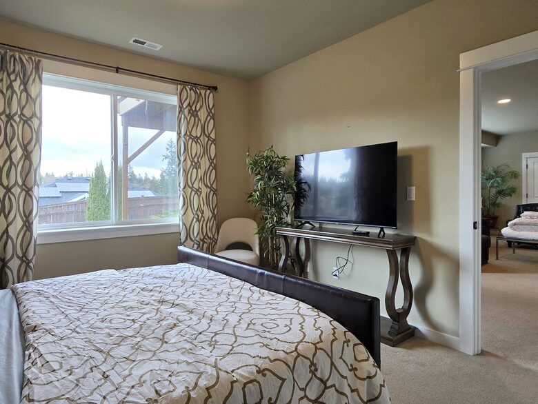 Pacific Northwest Luxe Home Near Woodinville Wineries - Bothell, Washington