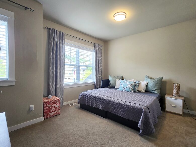 Pacific Northwest Luxe Home Near Woodinville Wineries - Bothell, Washington