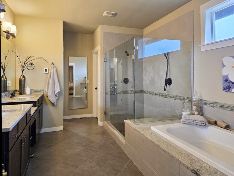 Pacific Northwest Luxe Home Near Woodinville Wineries - Bothell, Washington