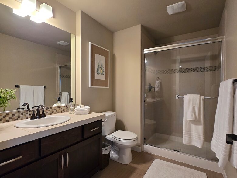 Pacific Northwest Luxe Home Near Woodinville Wineries - Bothell, Washington