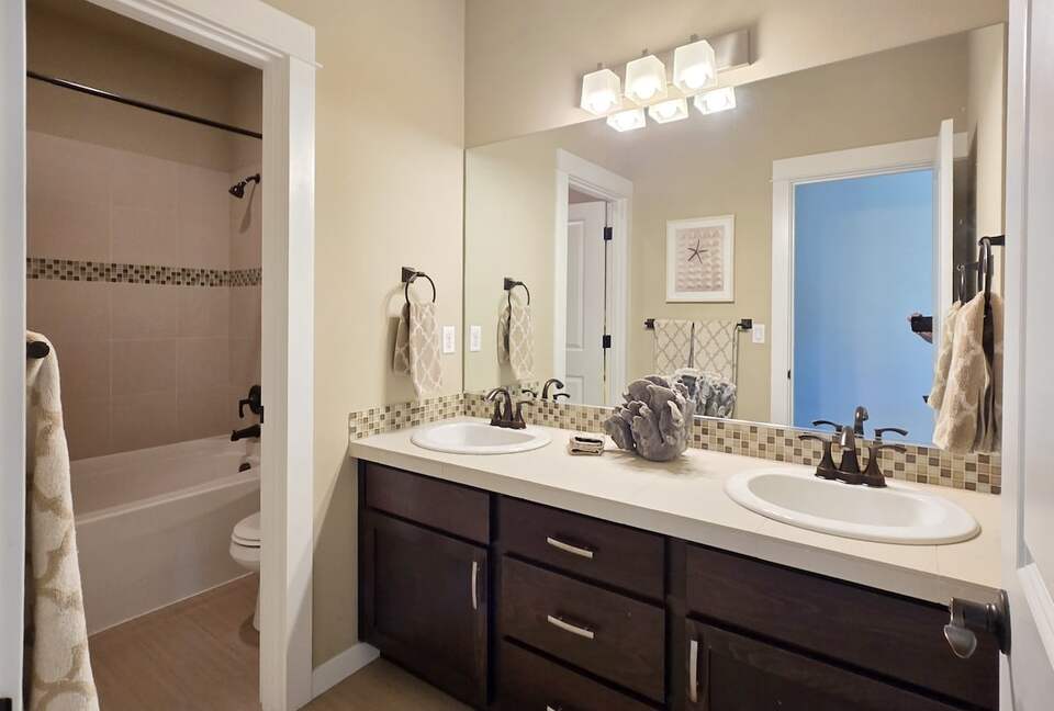 Pacific Northwest Luxe Home Near Woodinville Wineries - Bothell, Washington