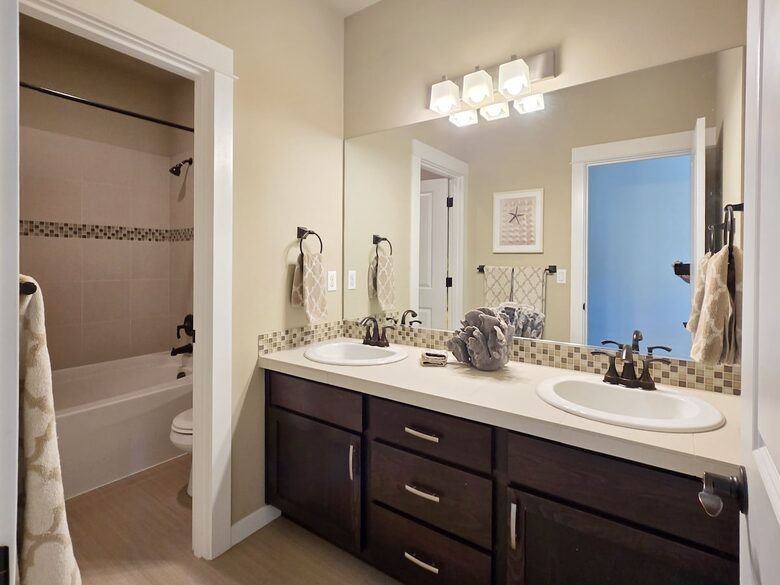 Pacific Northwest Luxe Home Near Woodinville Wineries - Bothell, Washington