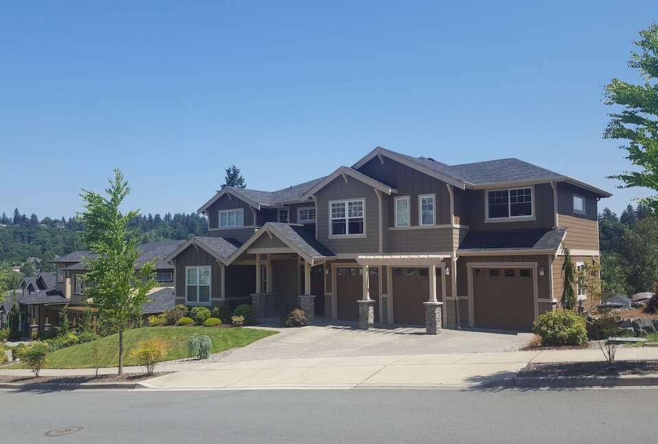 Pacific Northwest Luxe Home Near Woodinville Wineries - Bothell, Washington