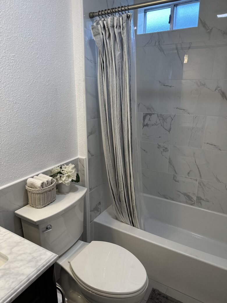 Clearlake Keys Modern Beauty - Clearlake Oaks, California