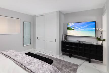 Coastal Sophistication Just Steps from Balboa Beach - Newport Beach, California