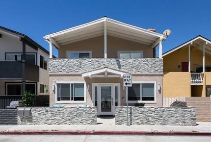 Coastal Sophistication Just Steps from Balboa Beach - Newport Beach, California