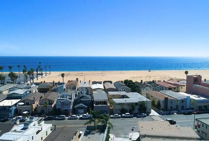 Coastal Sophistication Just Steps from Balboa Beach - Newport Beach, California