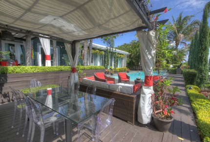 Waterfront Villa with Dock Near South Beach