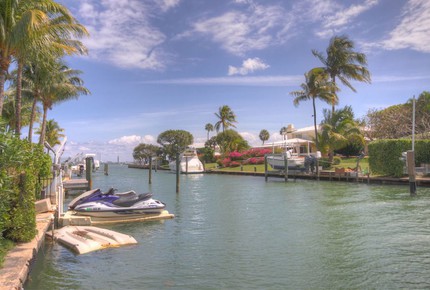 Waterfront Villa with Dock Near South Beach