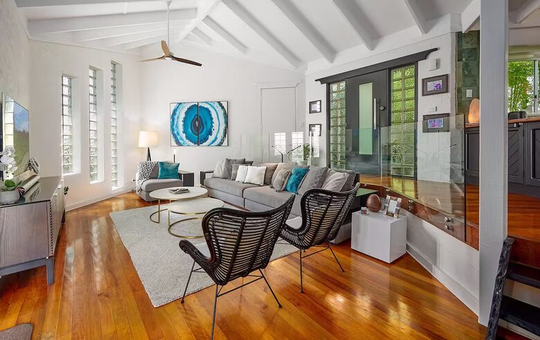 Architectural Coastal Sanctuary Near Byron Bay - Suffolk Park, Australia