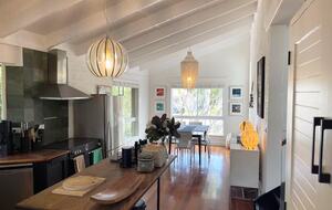 Architectural Coastal Sanctuary Near Byron Bay - Suffolk Park, Australia