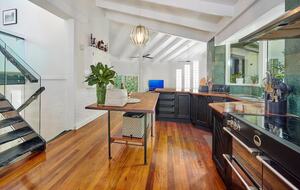 Architectural Coastal Sanctuary Near Byron Bay - Suffolk Park, Australia