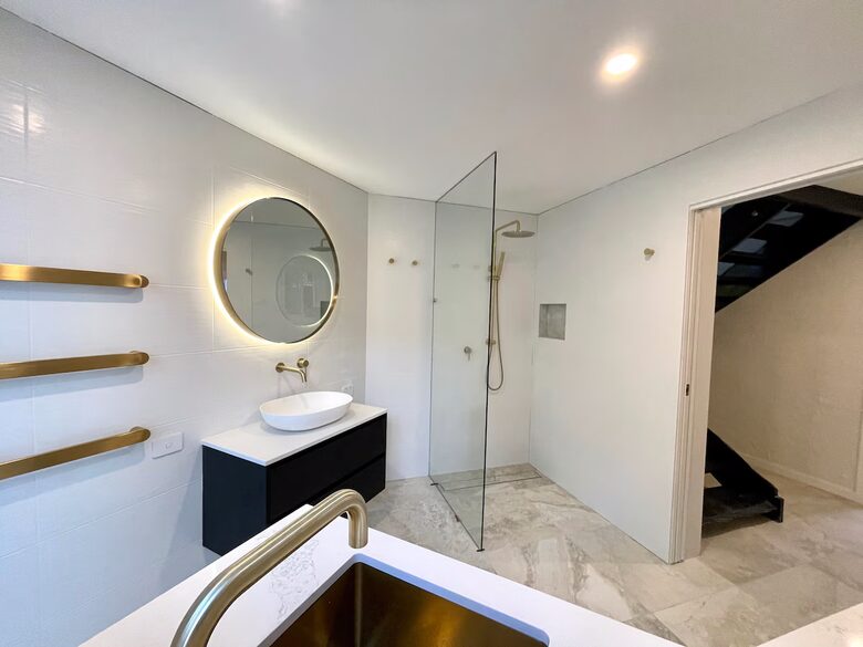 Architectural Coastal Sanctuary Near Byron Bay - Suffolk Park, Australia