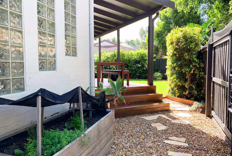 Architectural Coastal Sanctuary Near Byron Bay - Suffolk Park, Australia