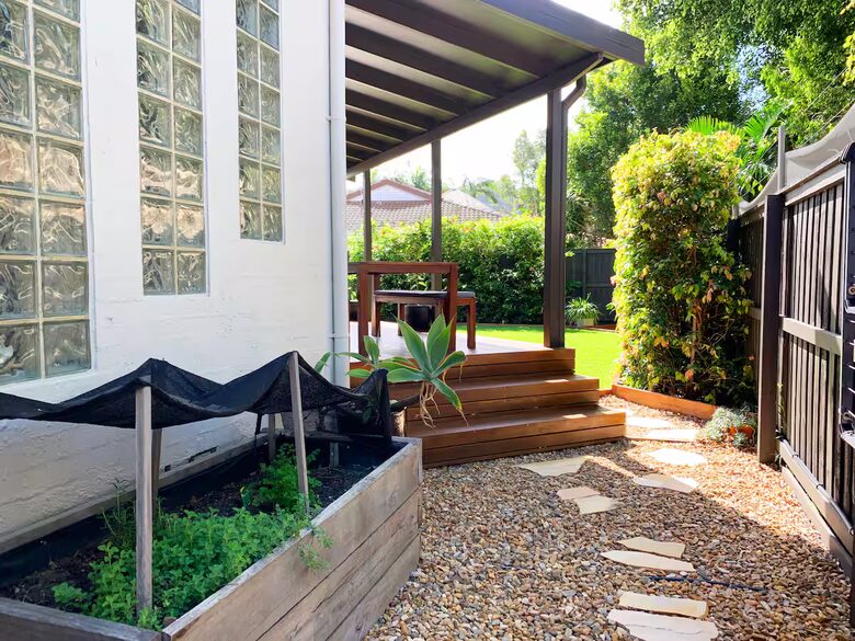 Architectural Coastal Sanctuary Near Byron Bay - Suffolk Park, Australia