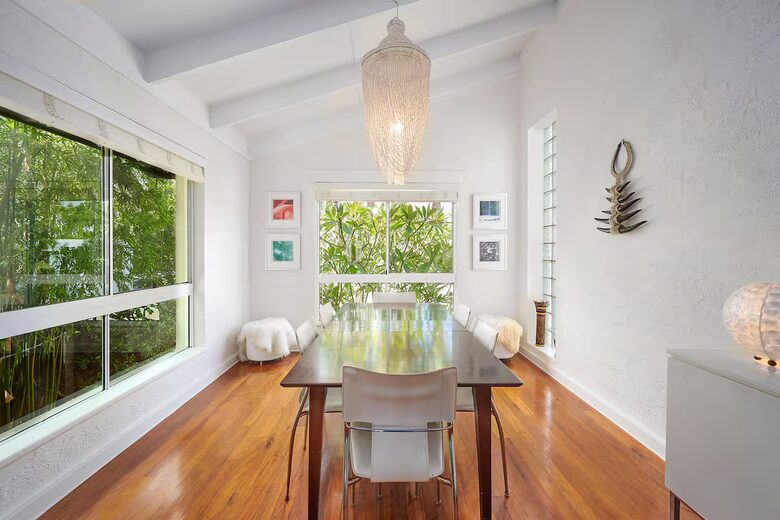 Architectural Coastal Sanctuary Near Byron Bay - Suffolk Park, Australia