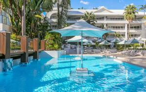 Charming Tropical Escape with Ocean or Pool Views - Palm Cove, Australia