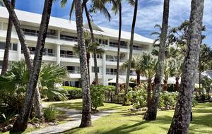 Charming Tropical Escape with Ocean or Pool Views - Palm Cove, Australia