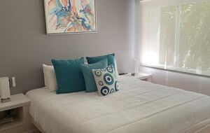 Charming Tropical Escape with Ocean or Pool Views - Palm Cove, Australia