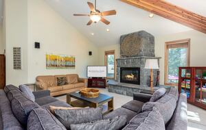 Elegant Escape Under the Pines - Sunriver, Oregon