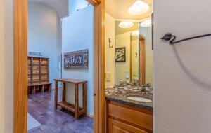 Elegant Escape Under the Pines - Sunriver, Oregon