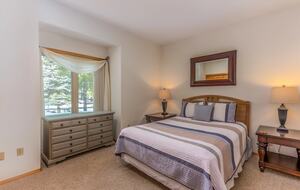 Elegant Escape Under the Pines - Sunriver, Oregon