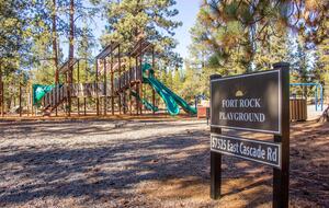 Elegant Escape Under the Pines - Sunriver, Oregon