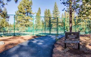 Elegant Escape Under the Pines - Sunriver, Oregon