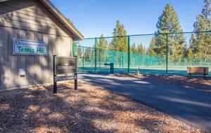 Elegant Escape Under the Pines - Sunriver, Oregon