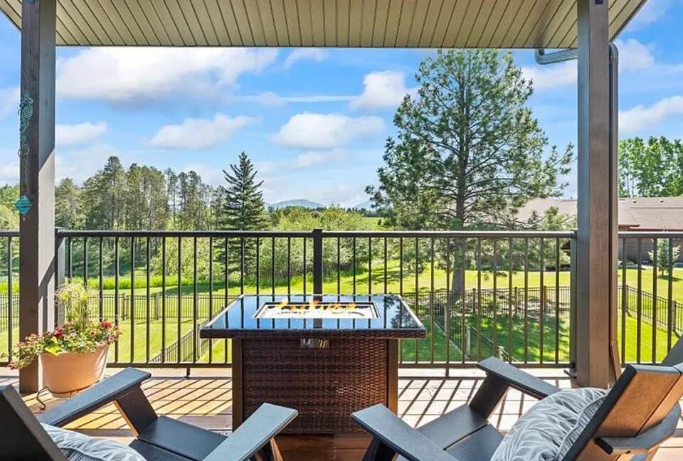 Elegant Whitefish Escape Near Downtown & Nature - Whitefish, Montana