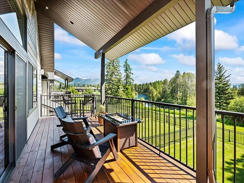 Elegant Whitefish Escape Near Downtown & Nature - Whitefish, Montana