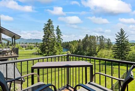 Elegant Whitefish Escape Near Downtown & Nature - Whitefish, Montana