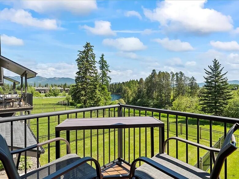 Elegant Whitefish Escape Near Downtown & Nature - Whitefish, Montana