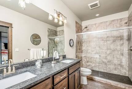 Elegant Whitefish Escape Near Downtown & Nature - Whitefish, Montana