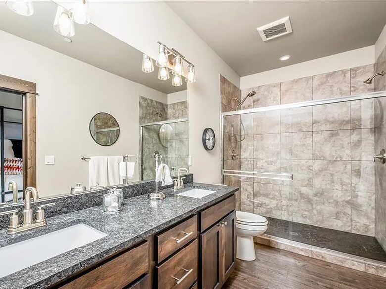 Elegant Whitefish Escape Near Downtown & Nature - Whitefish, Montana