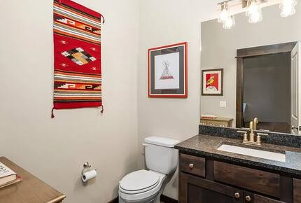 Elegant Whitefish Escape Near Downtown & Nature - Whitefish, Montana