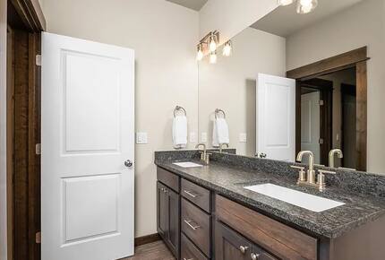 Elegant Whitefish Escape Near Downtown & Nature - Whitefish, Montana