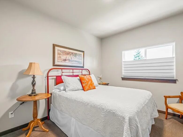 Elegant Whitefish Escape Near Downtown & Nature - Whitefish, Montana