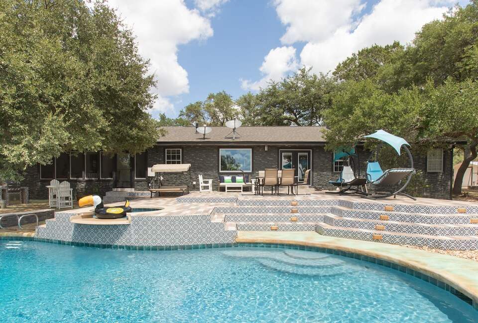Refined Hill Country Retreat on 30 Acres - Driftwood, Texas