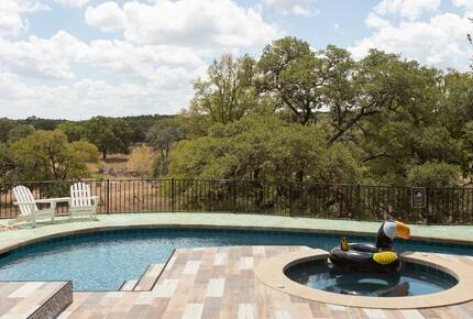 Refined Hill Country Retreat on 30 Acres - Driftwood, Texas